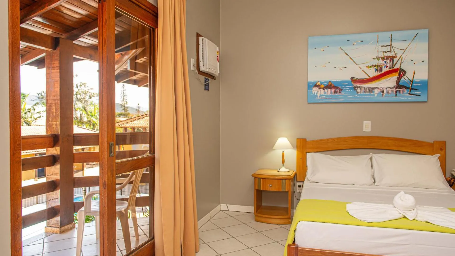 Pousada Basfak Praia Garopaba Hotel